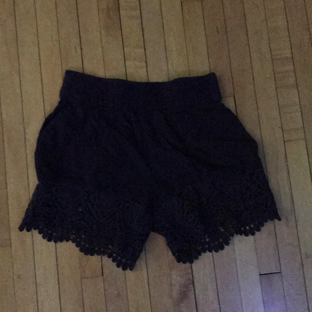 Fashion, patterned shorts!